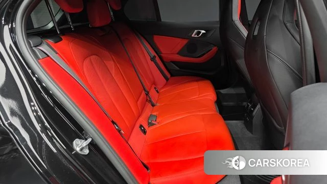 BMW 1 Series (F40) 2024 Черный из Кореи, фото 3