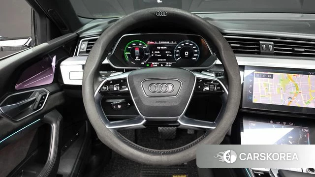 Audi e-Tron 2020 Белый из Кореи, фото 3