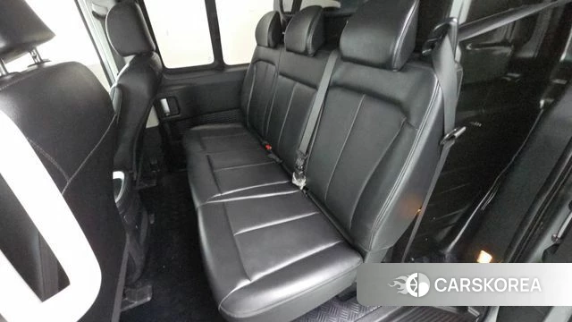 Hyundai Staria 2023 Серебристо-серый из Кореи, фото 3