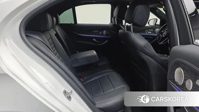 Mercedes-Benz E-Class W213 2022 Белый из Кореи, фото 3