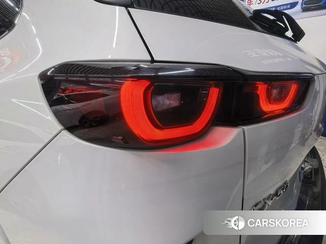 Mazda CX-50 line also 2023 Белый из Китая, фото 3