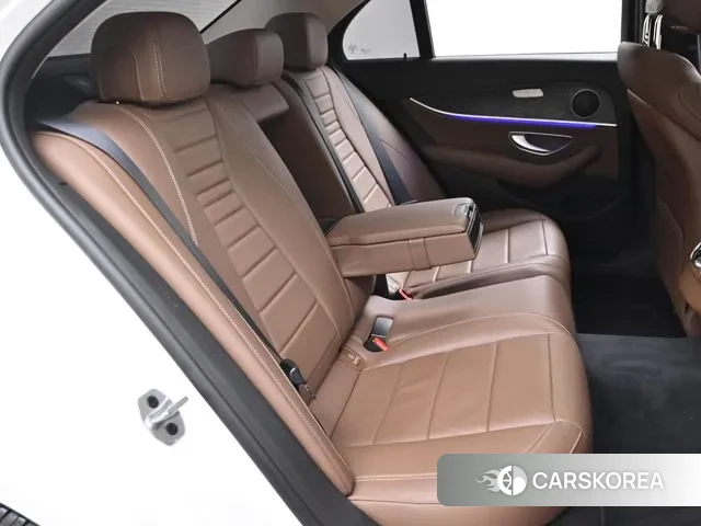 Mercedes-Benz E-Class W213 2020 Белый из Кореи, фото 3