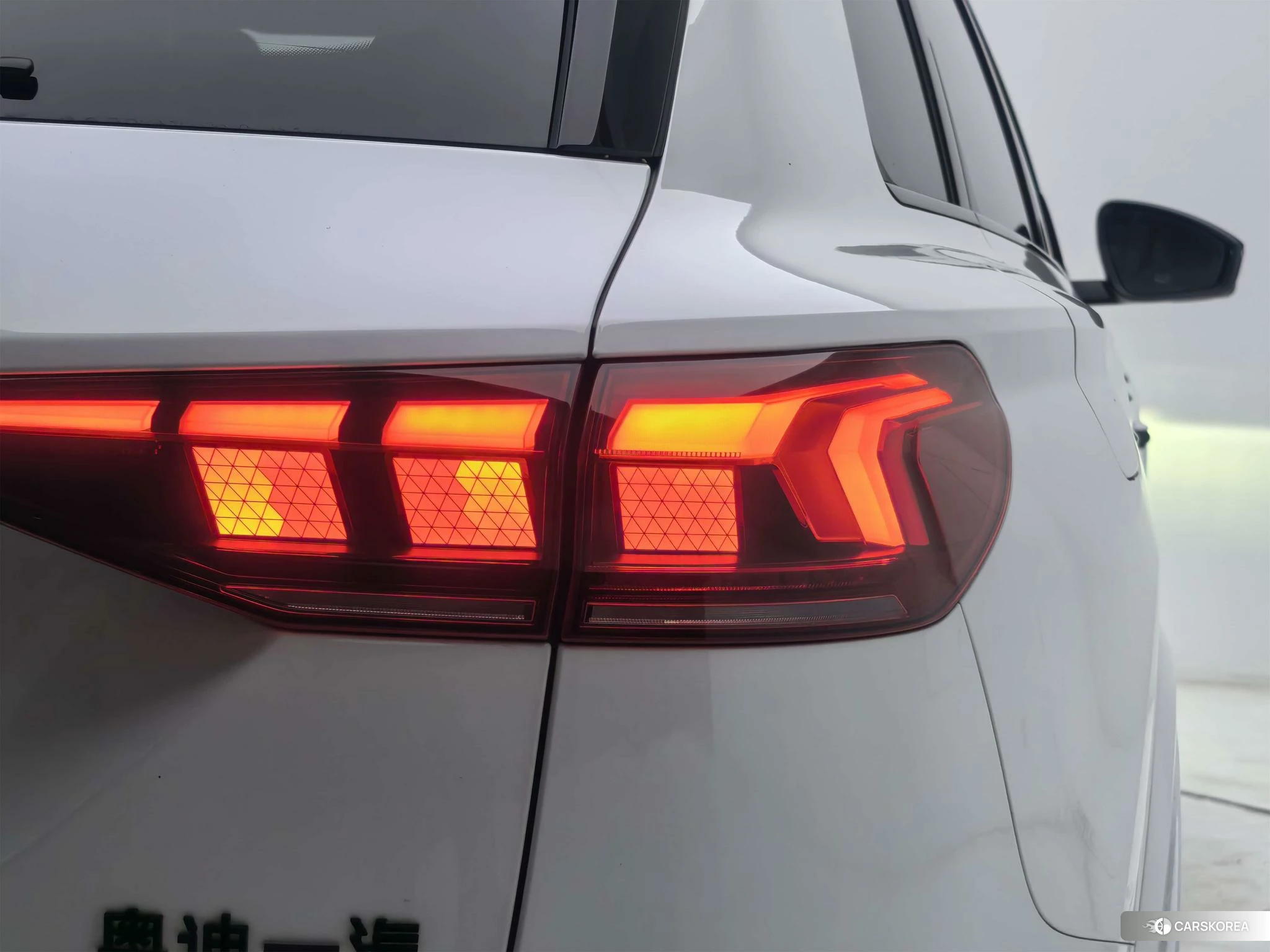 Audi Q6L e-tron 2025 Белый из Китая, фото 3