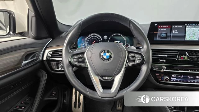BMW 5 Series (G30) 2018 Белый из Кореи, фото 3