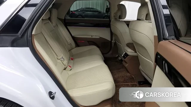 Hyundai Grandeur Hybrid (GN7) 2023 Белый из Кореи, фото 3