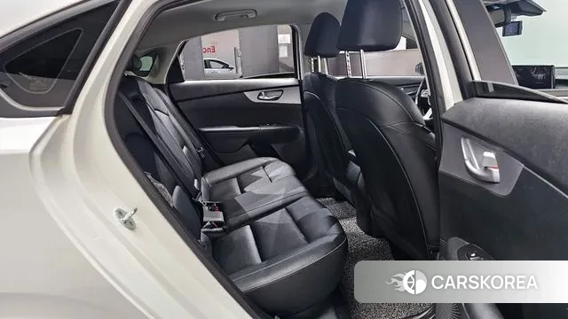 Kia The New K3 2nd generation 2022 Белый из Кореи, фото 3