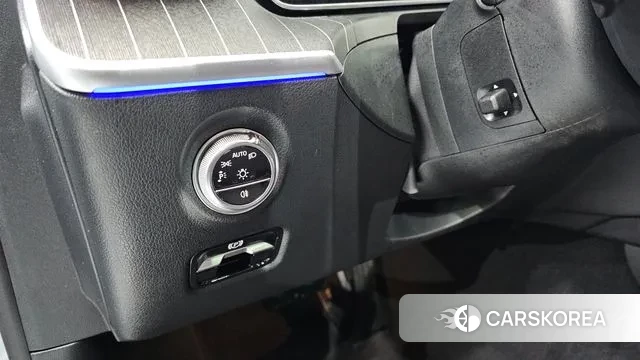 Mercedes-Benz C-Class W206 2023 Серебряный из Кореи, фото 3