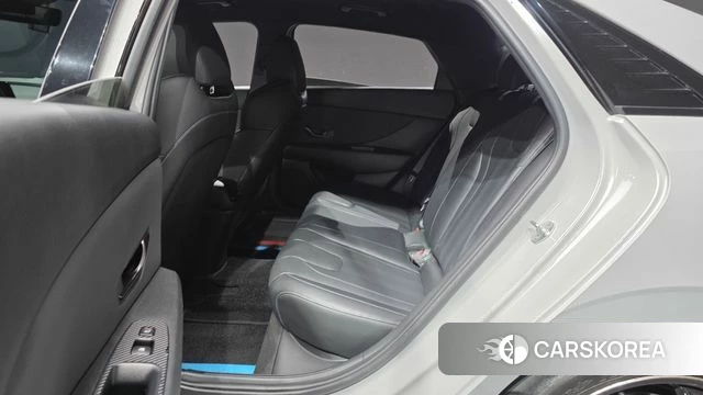 Hyundai Avante (CN7) 2021 Серебристо-серый из Кореи, фото 3