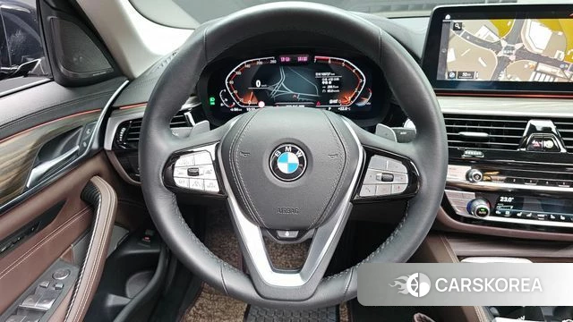 BMW 5 Series (G30) 2023 Черный из Кореи, фото 3