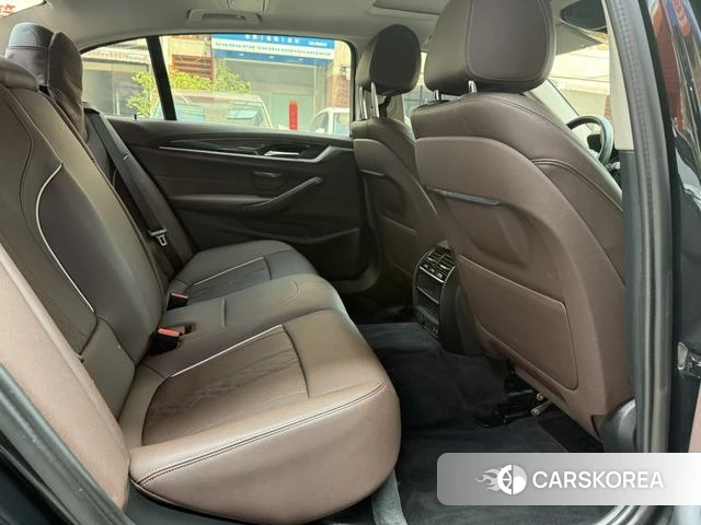 BMW 5 series 2022 Черный из Китая, фото 3
