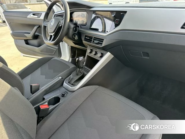 Volkswagen Polo 2023 Белый из Китая, фото 3
