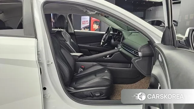 Hyundai The New Avante (CN7) 2024 Белый из Кореи, фото 3