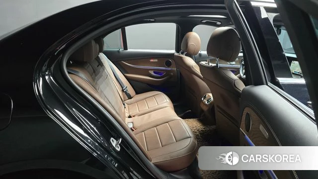 Mercedes-Benz E-Class W213 2021 Черный из Кореи, фото 3