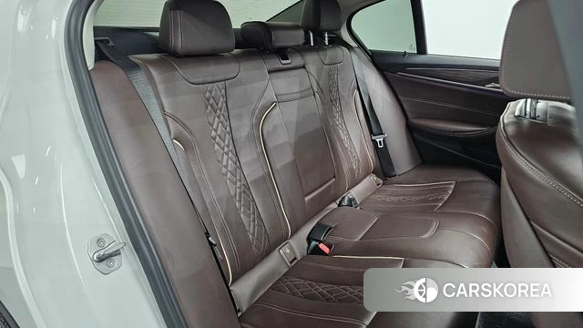 BMW 5 Series (G30) 2020 Белый из Кореи, фото 3