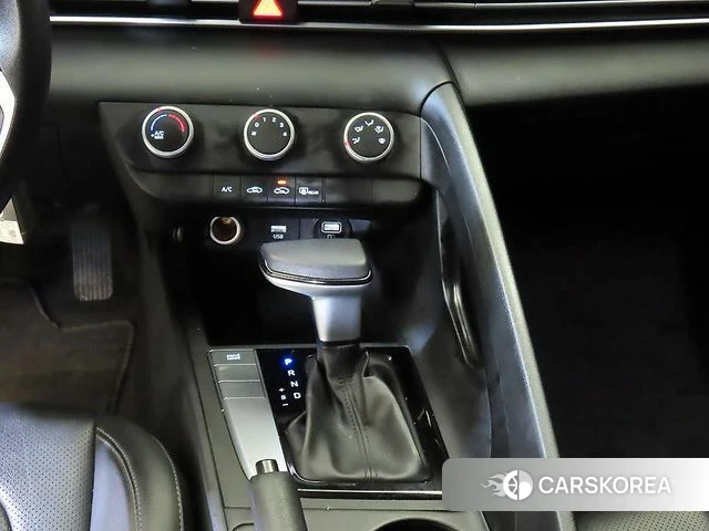 Hyundai Avante (CN7) 2021 Серебристо-серый из Кореи, фото 3