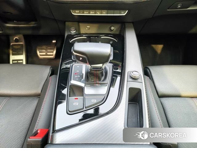 Audi A4L 2022 Темно-серый из Китая, фото 3