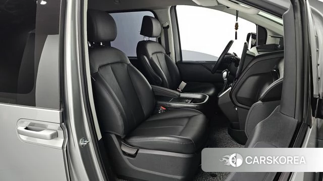 Hyundai Staria 2023 Серебристо-серый из Кореи, фото 3