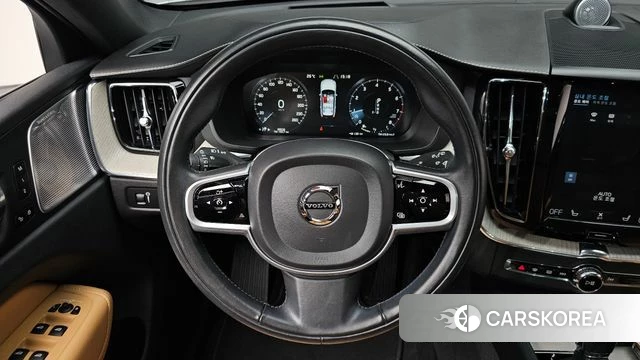 Volvo XC60 second Generation 2020 Белый из Кореи, фото 3