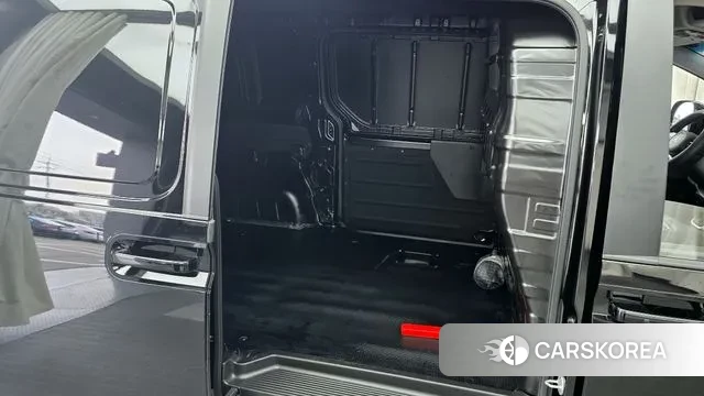 Hyundai Staria 2023 Черный из Кореи, фото 3