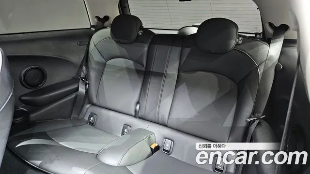 Mini Cooper 2023 Белый из Кореи, фото 3