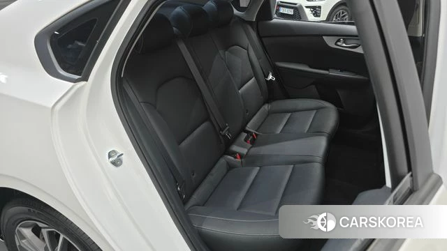 Kia The New K3 2nd generation 2022 Белый из Кореи, фото 3