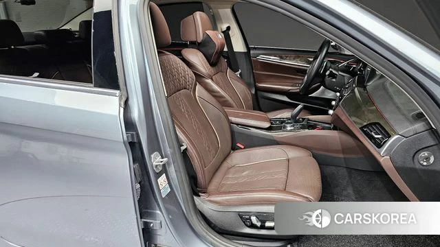 BMW 5 Series (G30) 2018 Серый из Кореи, фото 3