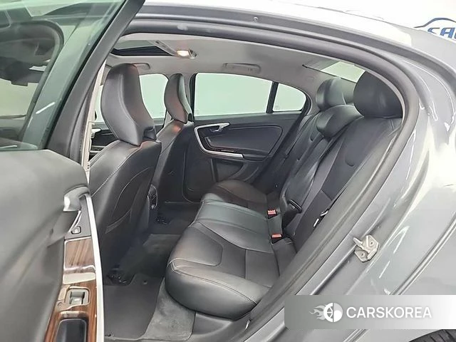 Volvo S60 2018 Цвет галактики из Кореи, фото 3