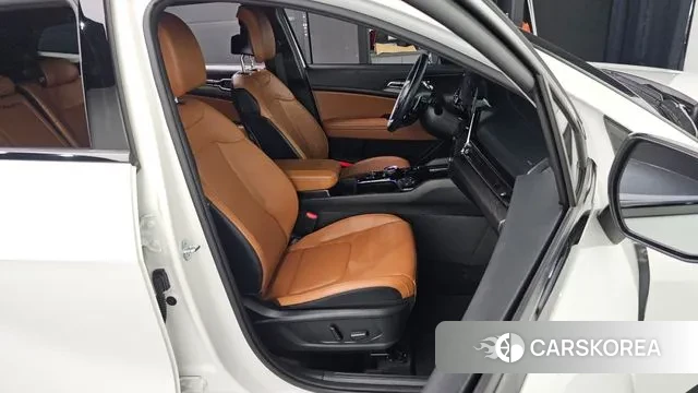 Kia Sportage 5th Generation Hybrid 2023 Белый из Кореи, фото 3