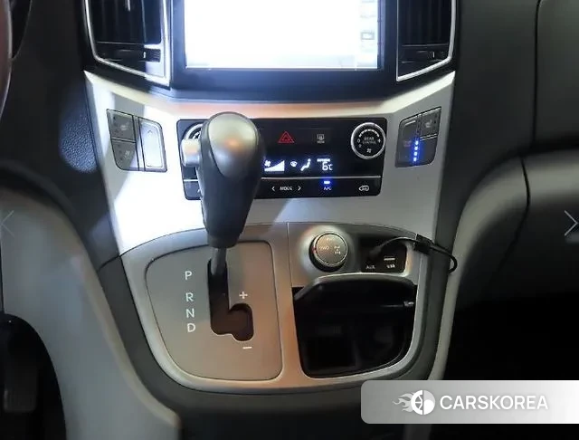 Hyundai The New Grand Starex 2018 Белый из Кореи, фото 3