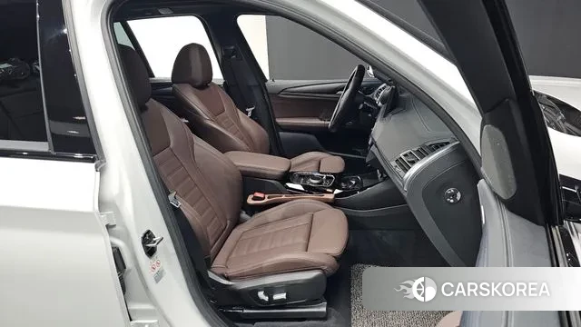 BMW iX3 2023 Белый из Кореи, фото 3