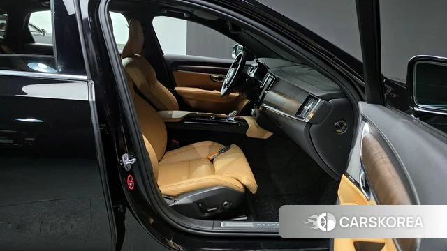 Volvo S90 2024 Черный из Кореи, фото 3