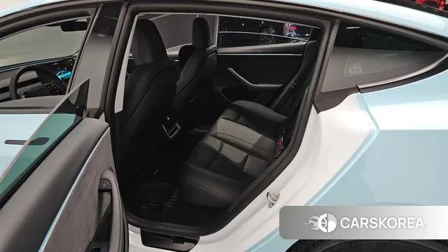 Tesla Model 3 2024 Небесно-голубой из Кореи, фото 3