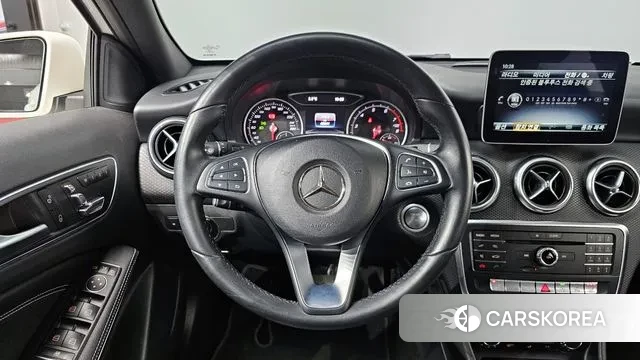 Mercedes-Benz A-Class W176 2018 Белый из Кореи, фото 3
