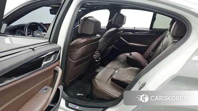 BMW 5 Series (G30) 2018 Серый из Кореи, фото 3