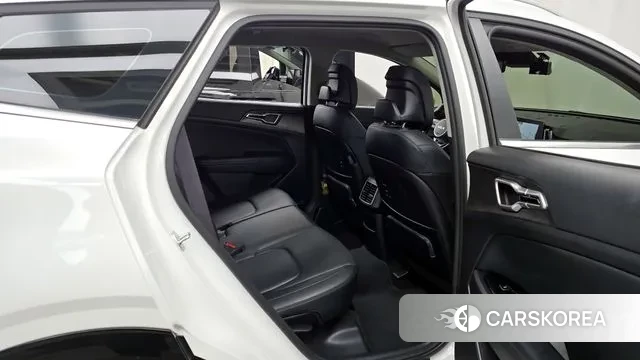 Kia Sportage 5th Generation 2023 Белый из Кореи, фото 3