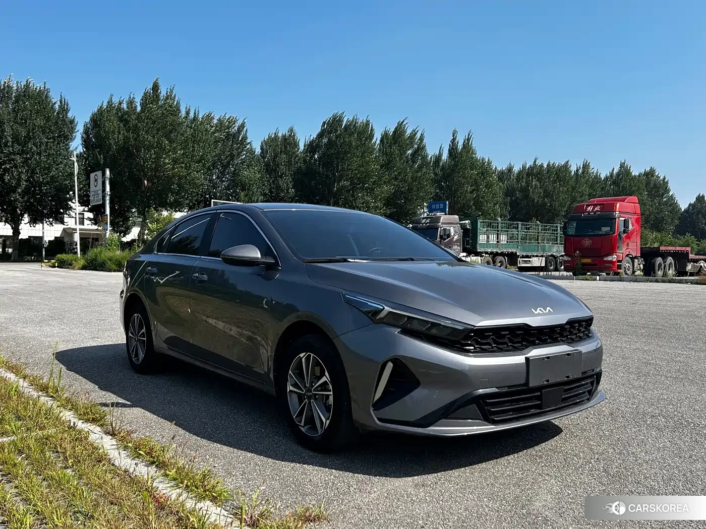 Kia K3 2024 Silver/gray из Китая, фото 3