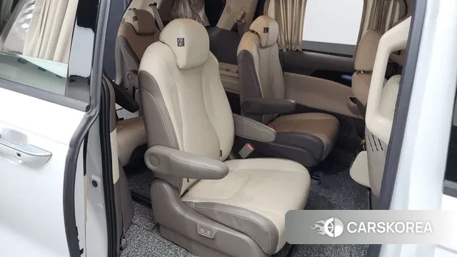 Kia Carnival 4th generation 2023 Белый из Кореи, фото 3