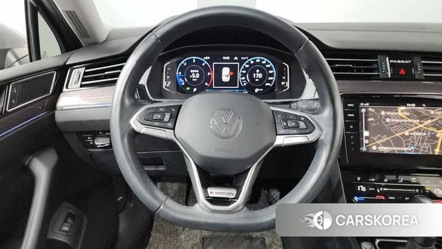 Volkswagen Passat GT (B8) 2022 Серебряный из Кореи, фото 3
