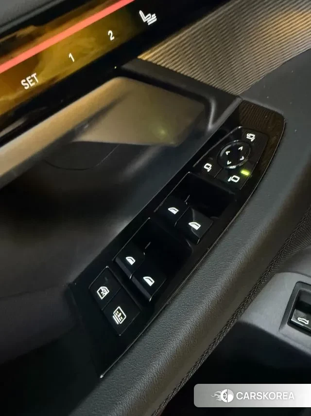 BMW 5 Series (G60) 2025 Цвет галактики из Кореи, фото 3