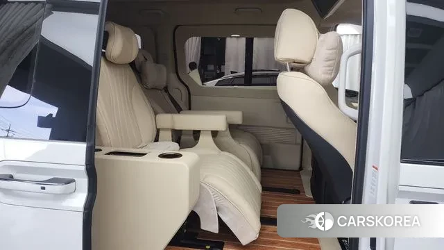 Hyundai Staria 2022 Белый из Кореи, фото 3