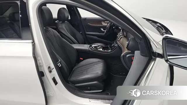 Mercedes-Benz E-Class W213 2019 Белый из Кореи, фото 3