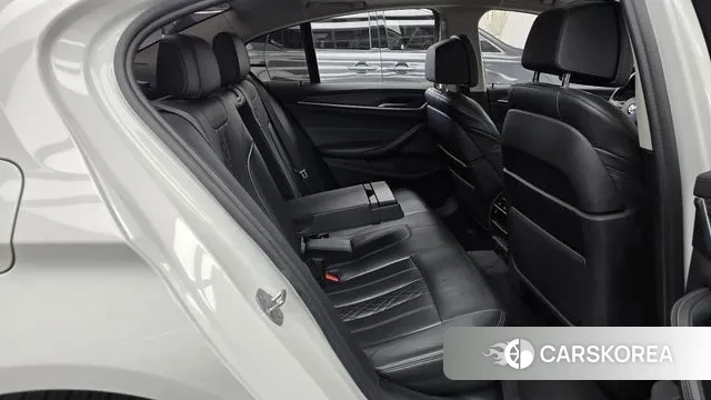 BMW 5 Series (G30) 2018 Белый из Кореи, фото 3