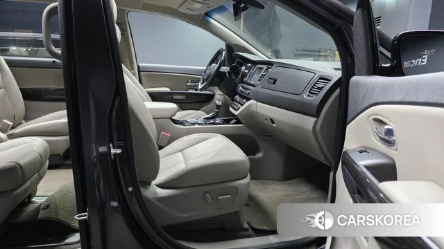 Kia The New Carnival 2019 Серый из Кореи, фото 3