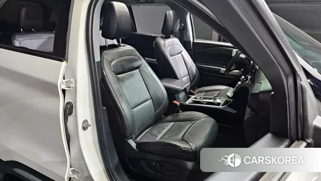 Ford Explorer 6th Generation 2022 Белый из Кореи, фото 3