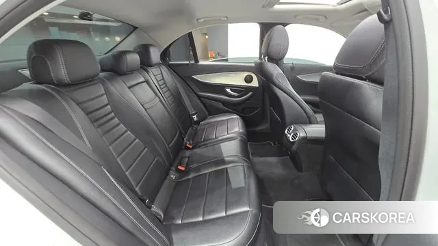 Mercedes-Benz E-Class W213 2018 Белый из Кореи, фото 3