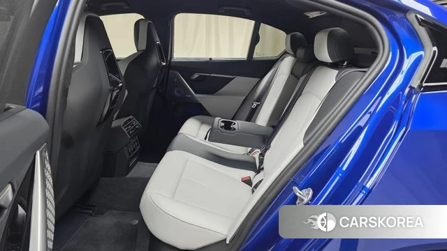 BMW M5 (G90) 2026 Синий из Кореи, фото 3