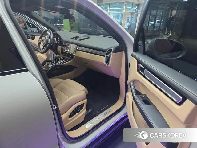 Porsche Cayenne (PO536) 2023 Серебристо-серый из Кореи, фото 3