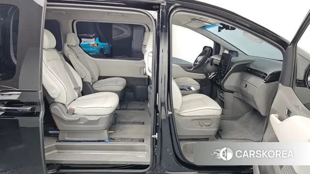 Hyundai Staria 2021 Черный из Кореи, фото 3