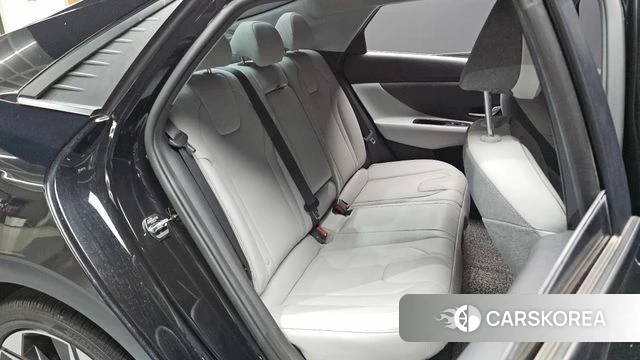 Hyundai Avante Hybrid (CN7) 2021 Черный из Кореи, фото 3