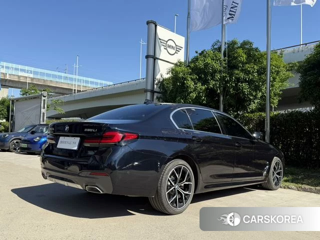 BMW 5 series 2022 Черный из Китая, фото 3